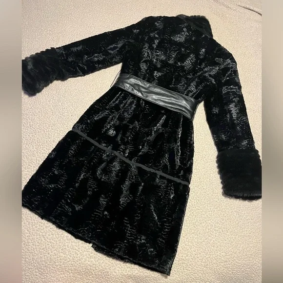 XS - Laundry By Shelli Segal Black Faux Fur Coat Vintage - Picture 2 of 6